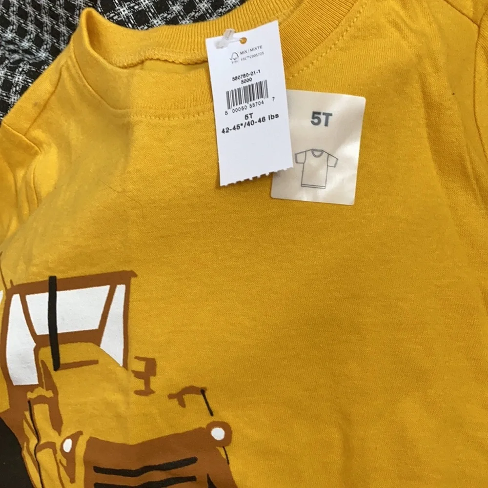 NWT boys old navy tee 5t